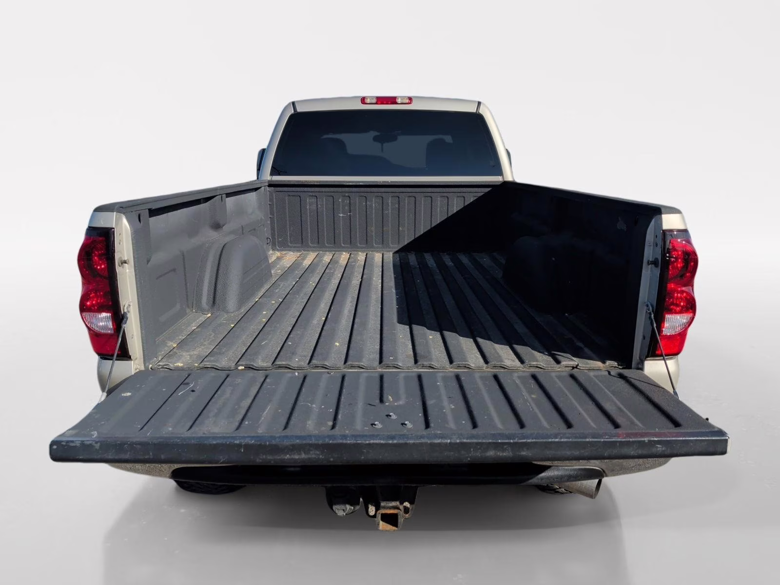 2004 Silver Birch Metallic Chevrolet Silverado 2500HD LT 4X4 Truck