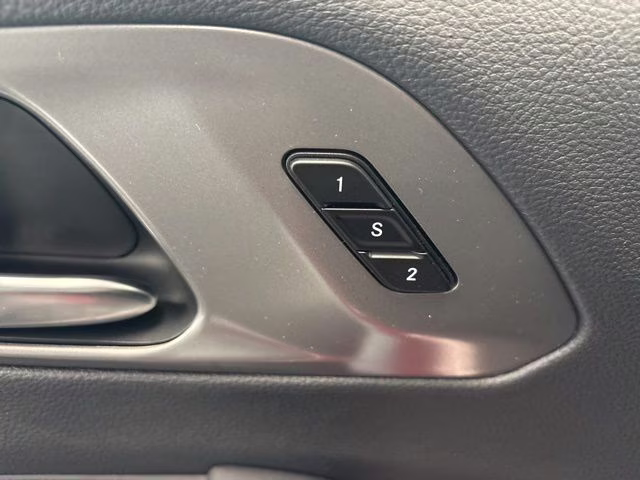 2026 Diamond Black Crystal Pearlcoat Chrysler Pacifica Select AWD Van