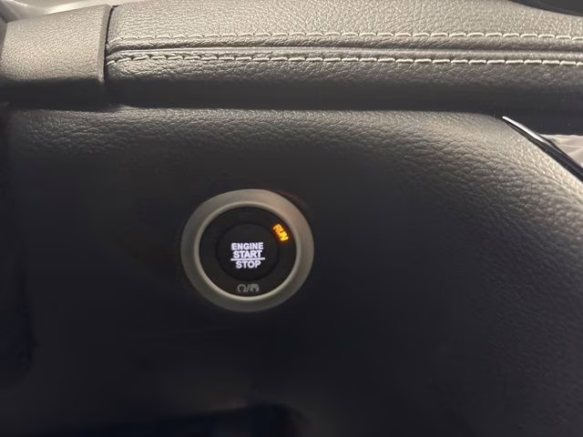 2026 Diamond Black Crystal Pearlcoat Chrysler Pacifica Select AWD Van