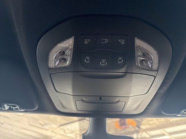 2026 Diamond Black Crystal Pearlcoat Chrysler Pacifica Select AWD Van