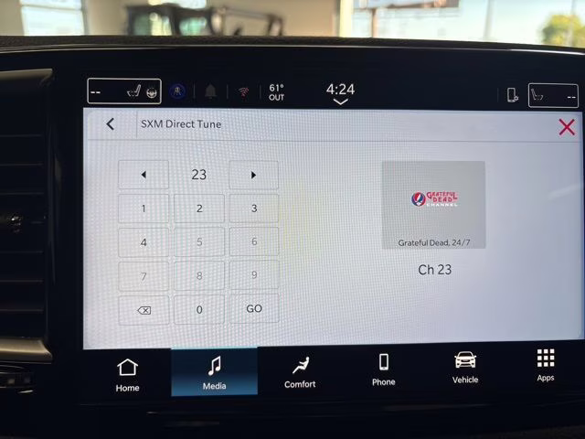 2026 Diamond Black Crystal Pearlcoat Chrysler Pacifica Select AWD Van