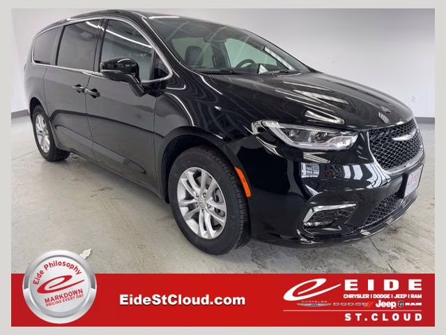 2026 Diamond Black Crystal Pearlcoat Chrysler Pacifica Select AWD Van