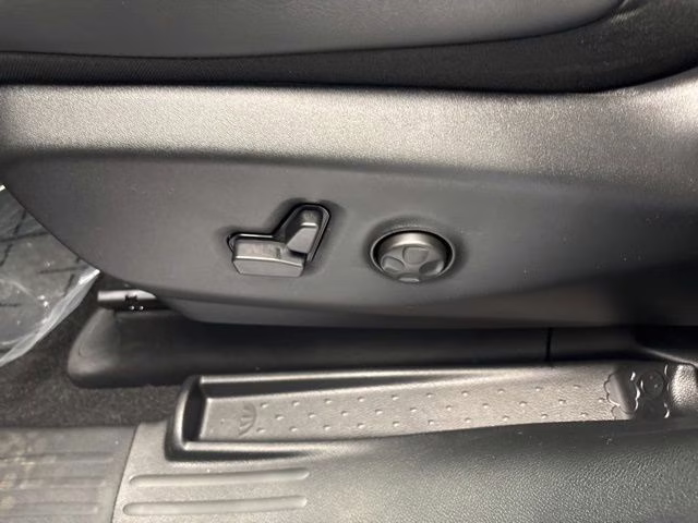 2026 Diamond Black Crystal Pearlcoat Chrysler Pacifica Select AWD Van