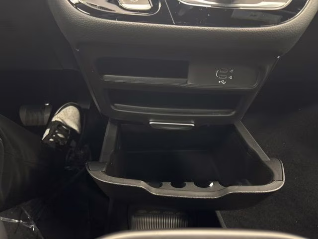 2026 Diamond Black Crystal Pearlcoat Chrysler Pacifica Select AWD Van