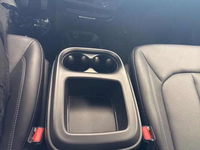 2026 Diamond Black Crystal Pearlcoat Chrysler Pacifica Select AWD Van