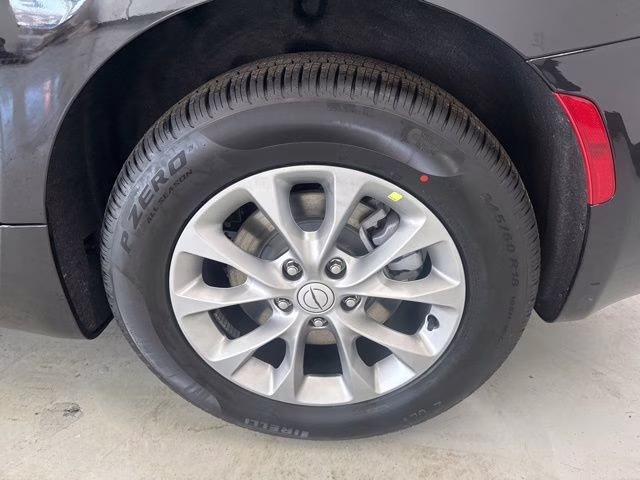 2026 Diamond Black Crystal Pearlcoat Chrysler Pacifica Select AWD Van