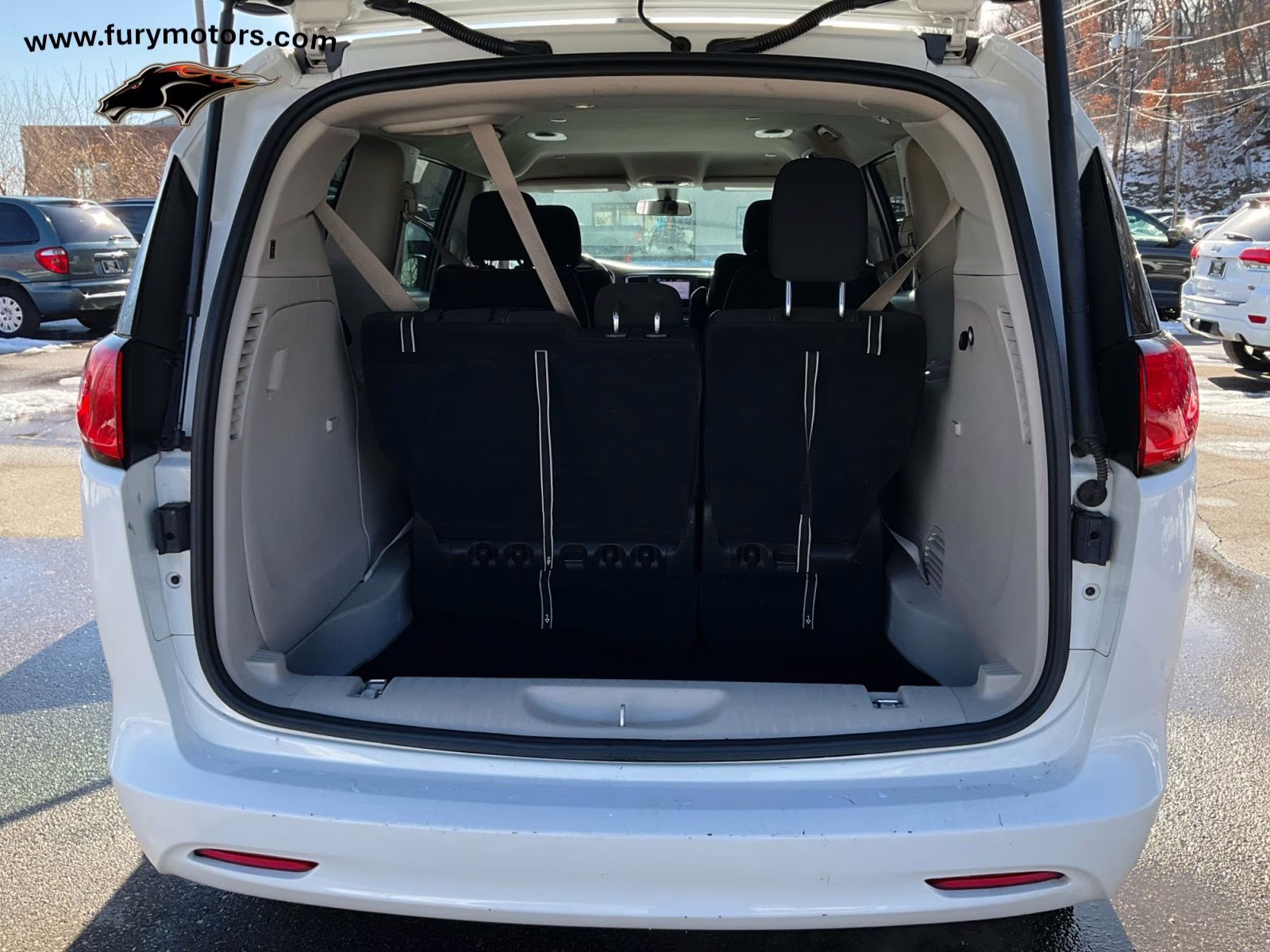 2022 Bright White Clearcoat Chrysler Voyager LX FWD Van