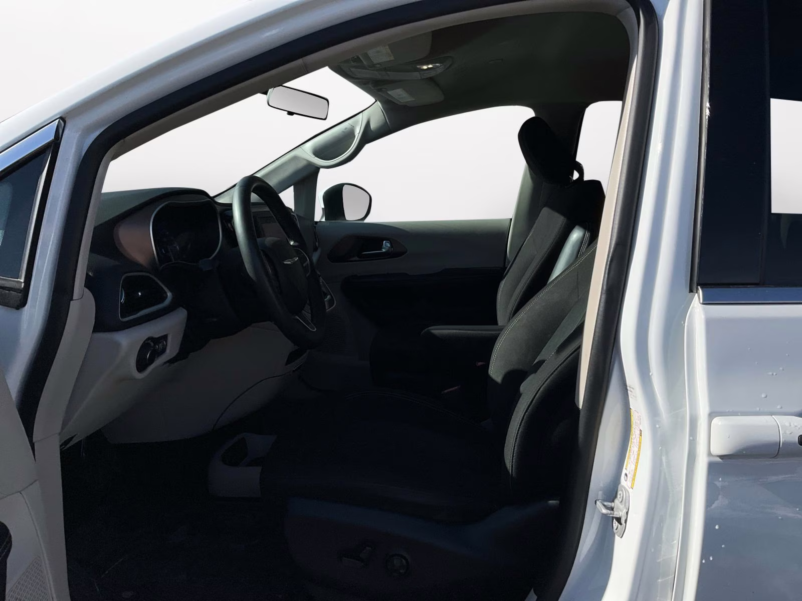 2022 Bright White Clearcoat Chrysler Voyager LX FWD Van