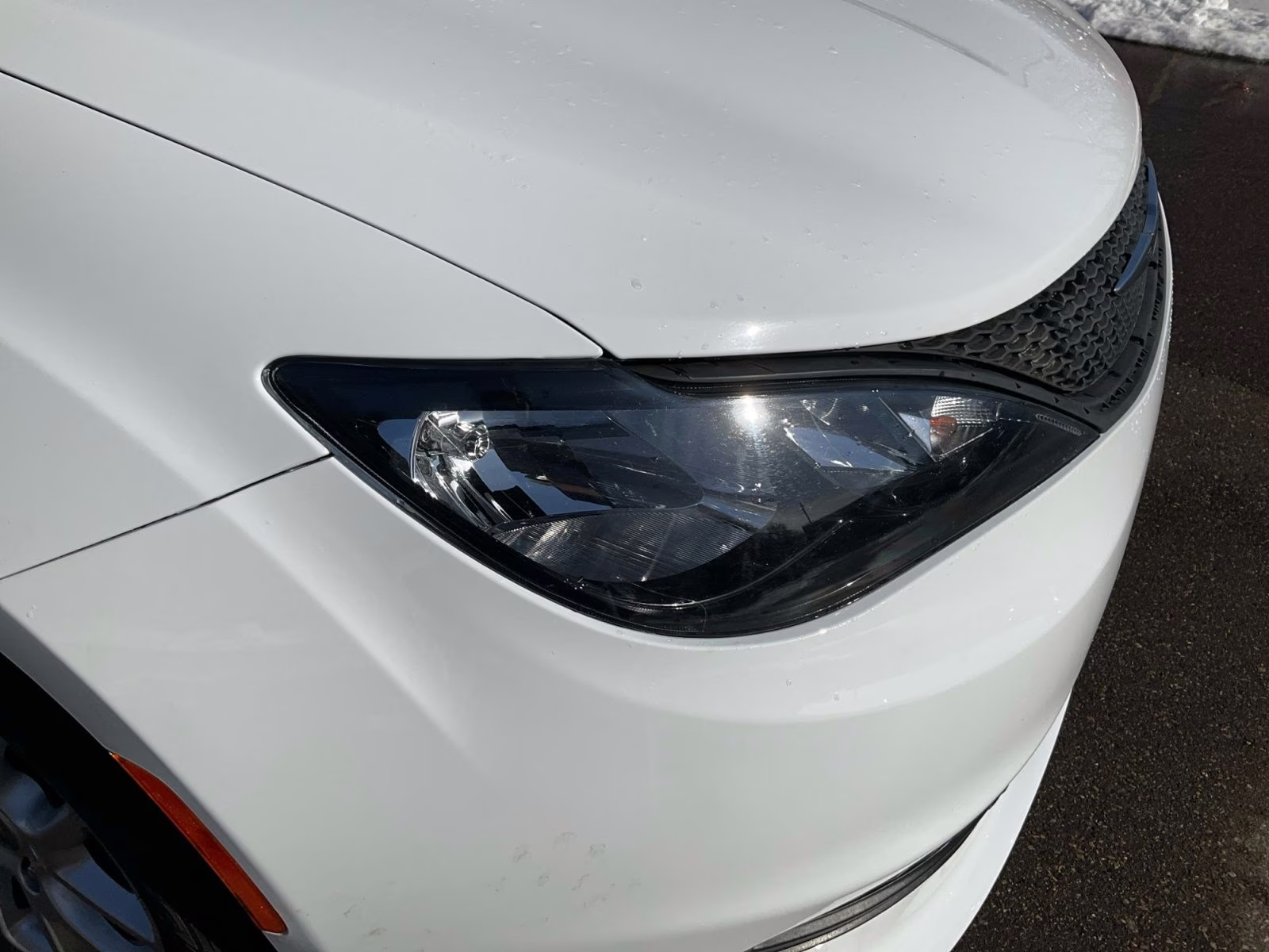 2022 Bright White Clearcoat Chrysler Voyager LX FWD Van