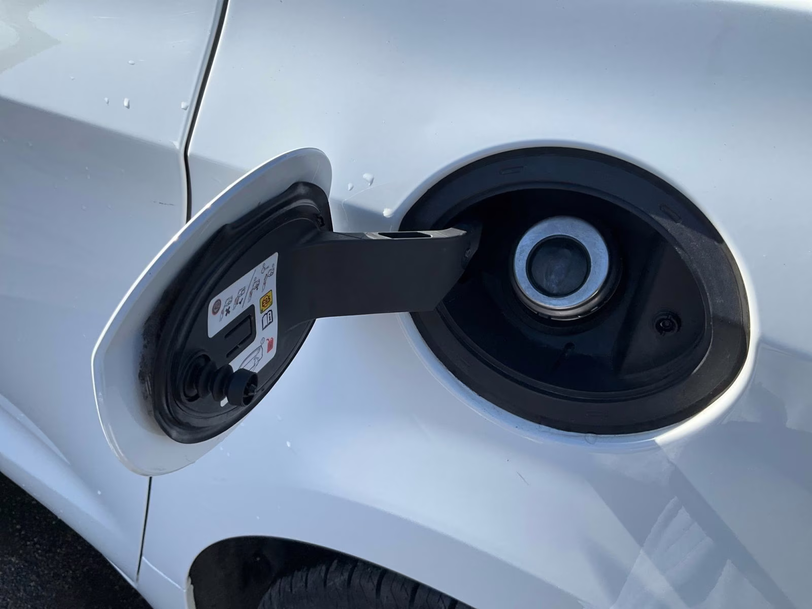 2022 Bright White Clearcoat Chrysler Voyager LX FWD Van