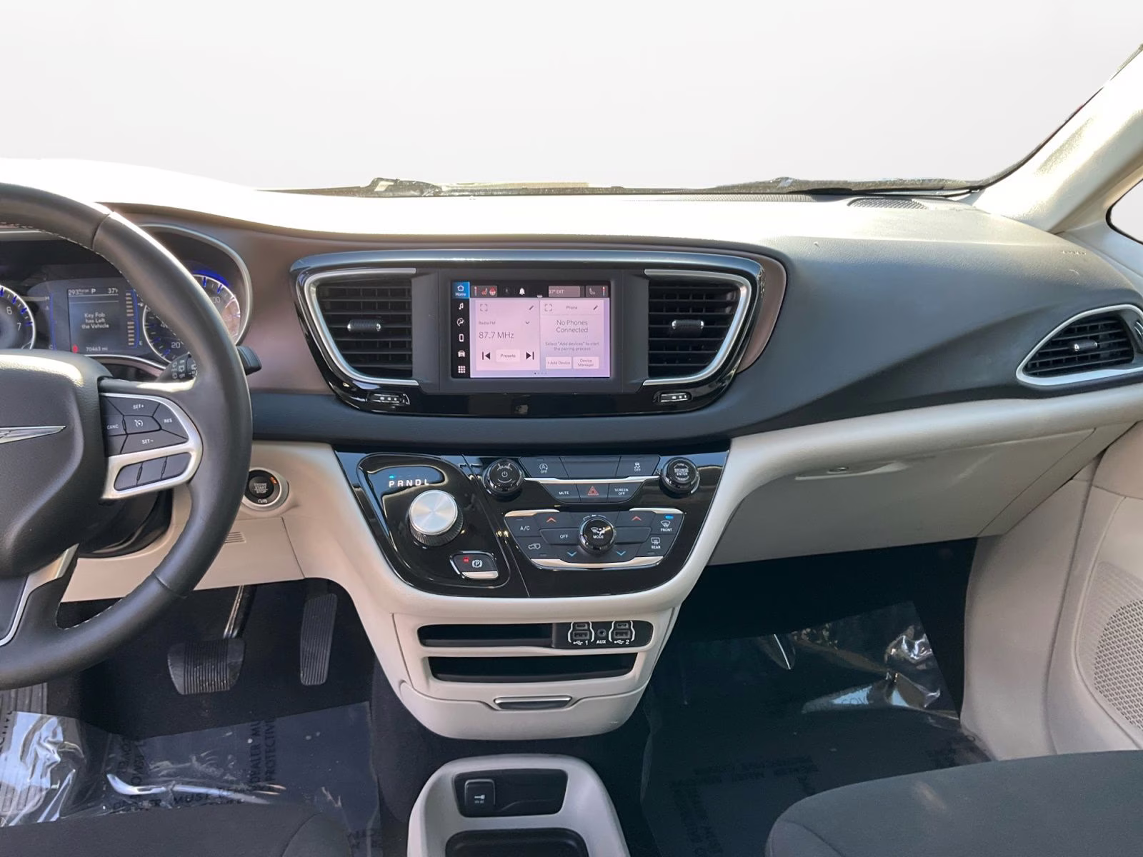 2022 Bright White Clearcoat Chrysler Voyager LX FWD Van