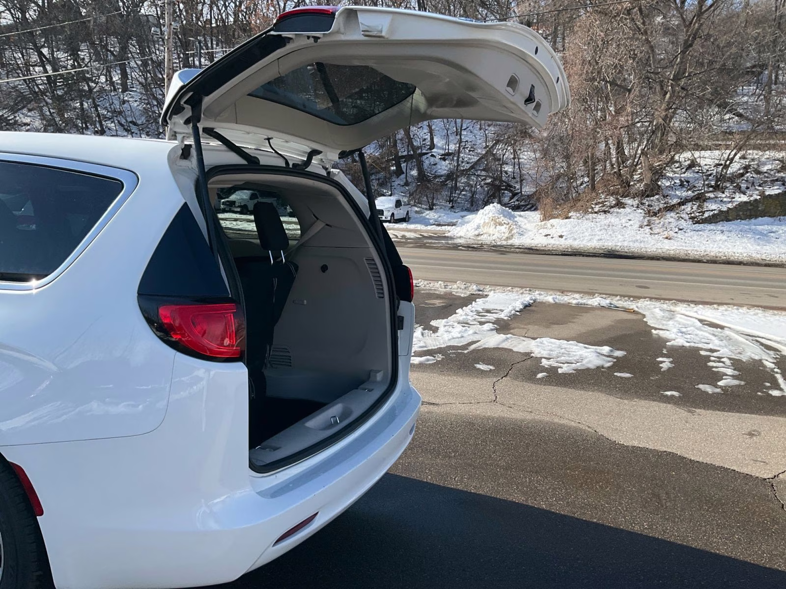 2022 Bright White Clearcoat Chrysler Voyager LX FWD Van