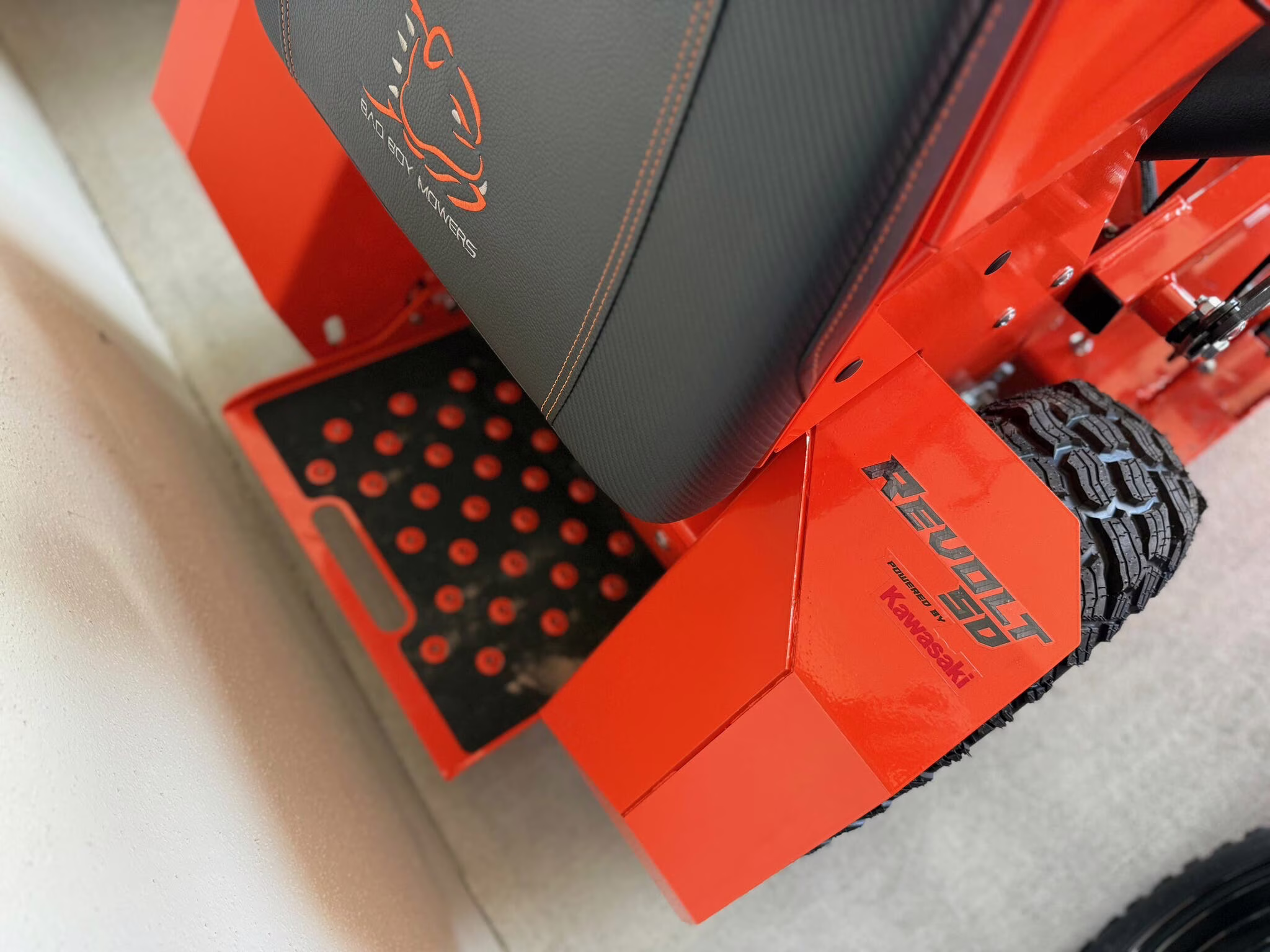 2026 Bad Boy Mowers Outlaw Revolt SD 34 Lawn Mower