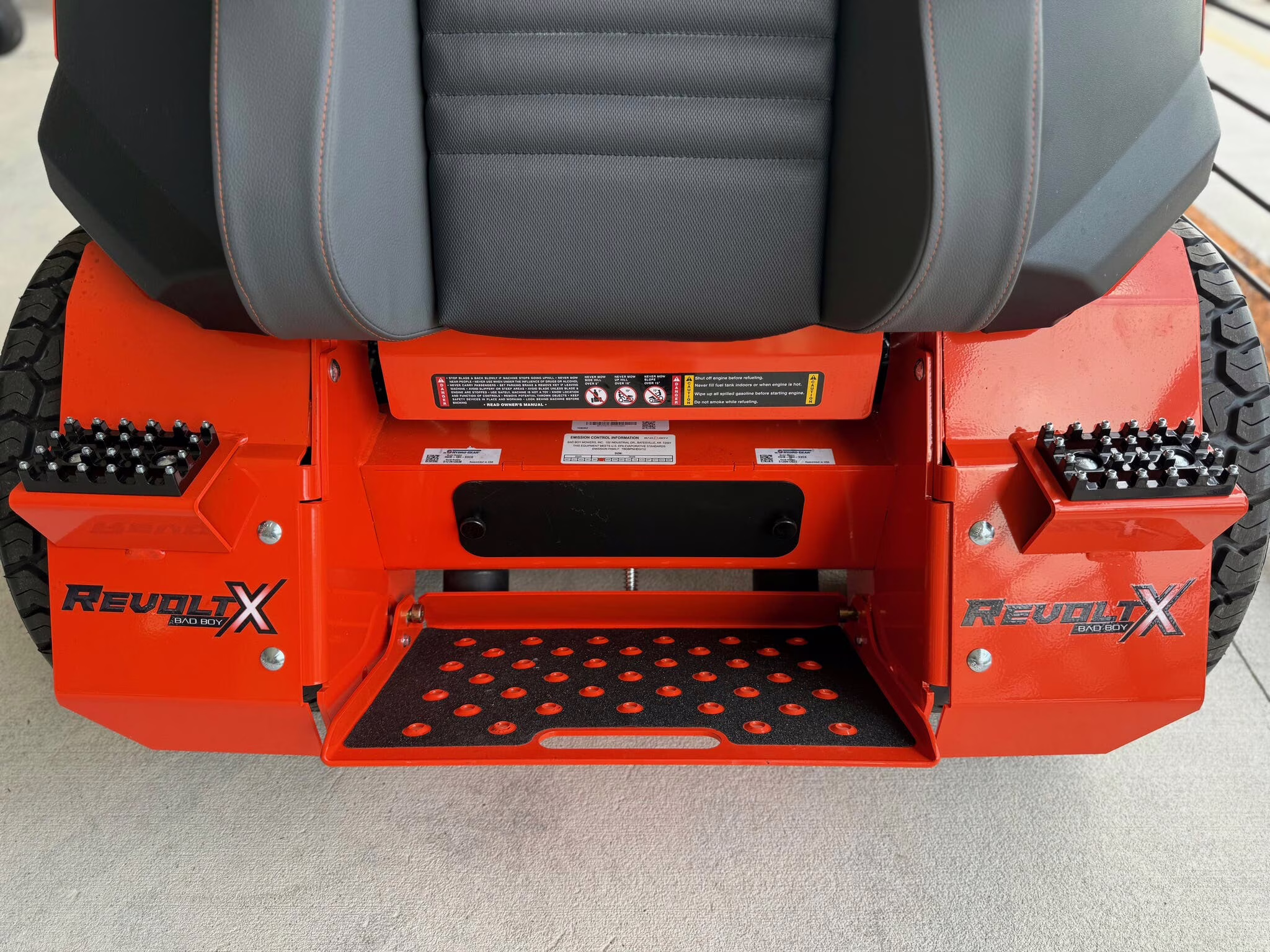 2026 Bad Boy Mowers Outlaw Revolt X 54 Lawn Mower