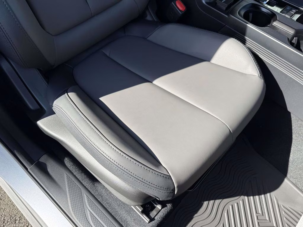 2026 Ice Silver Metallic Subaru Outback Premium AWD SUV