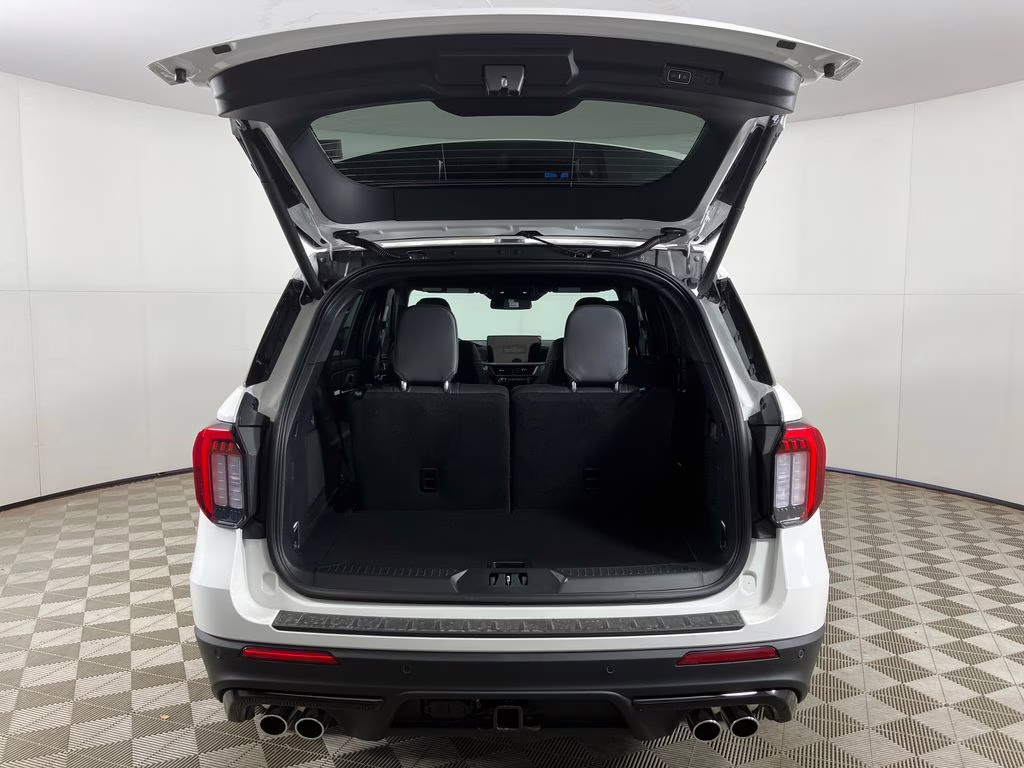 2026 Star White Metallic Tri-Coat Ford Explorer ST RWD SUV