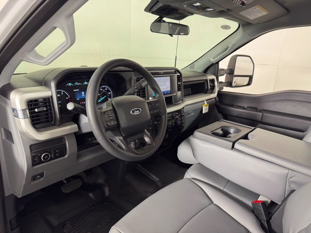 2026 Oxford White Ford Super Duty F-350 SRW XL 4X4 Truck