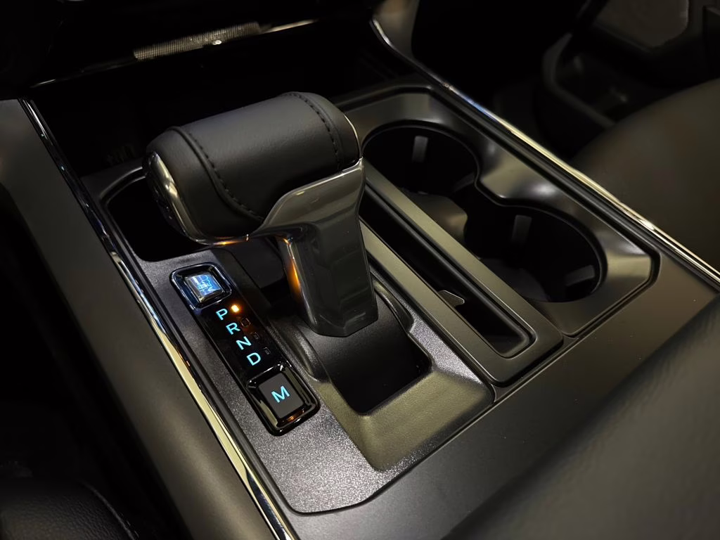 2026 Star White Metallic Tri-Coat Ford F-150 Lariat 4X4 Truck