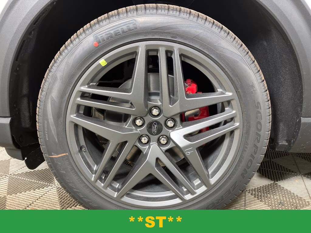 2026 Star White Metallic Tri-Coat Ford Explorer ST RWD SUV