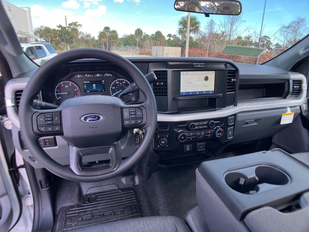 2026 Oxford White Ford Super Duty F-350 SRW XL 4X4 Truck