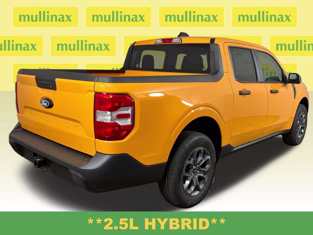 2026 Orange Fury Metallic Tri-Coat Ford Maverick XLT FWD Truck
