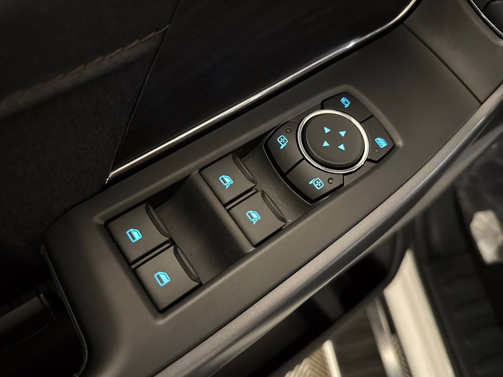 2026 Star White Metallic Tri-Coat Ford F-150 Lariat 4X4 Truck