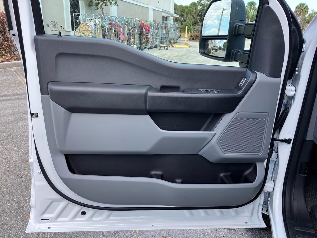 2026 Oxford White Ford Super Duty F-350 SRW XL 4X4 Truck