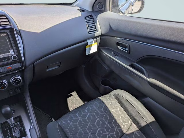 2026 Mercury Gray Metallic Mitsubishi Outlander Sport 2.0 SE 4X4 SUV