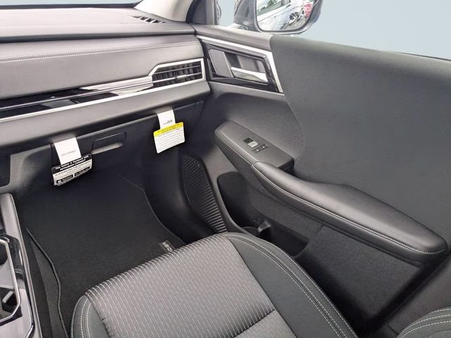2026 Labrador Black Pearl Mitsubishi Outlander ES FWD SUV