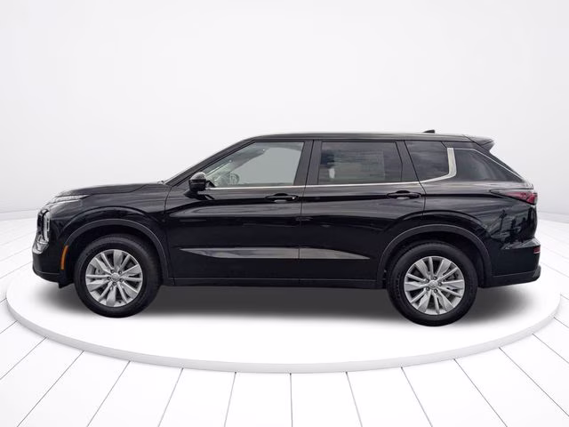 2026 Labrador Black Pearl Mitsubishi Outlander ES FWD SUV