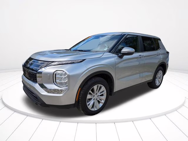 2026 Alloy Silver Metallic Mitsubishi Outlander ES AWD SUV
