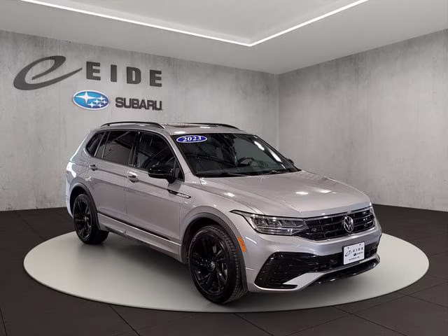 2023 Pyrite Silver Metallic Volkswagen Tiguan 2.0T SE R-Line Black AWD SUV