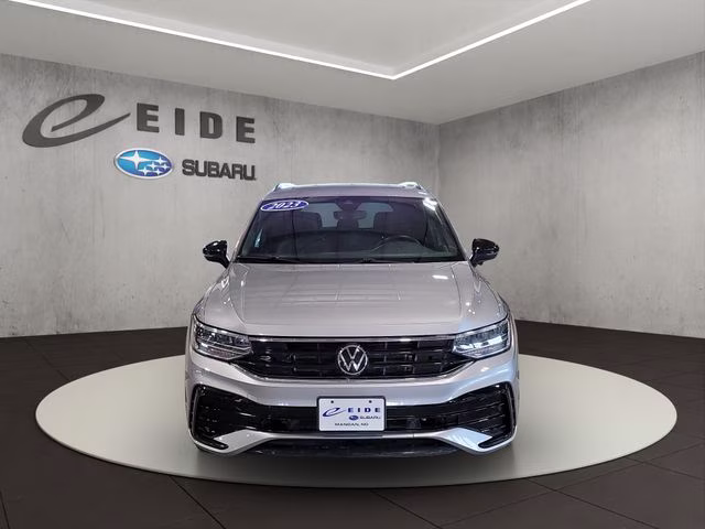 2023 Silver Metallic Volkswagen Tiguan 2.0T SE R-Line Black AWD SUV