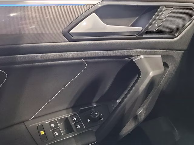 2023 Silver Metallic Volkswagen Tiguan 2.0T SE R-Line Black AWD SUV