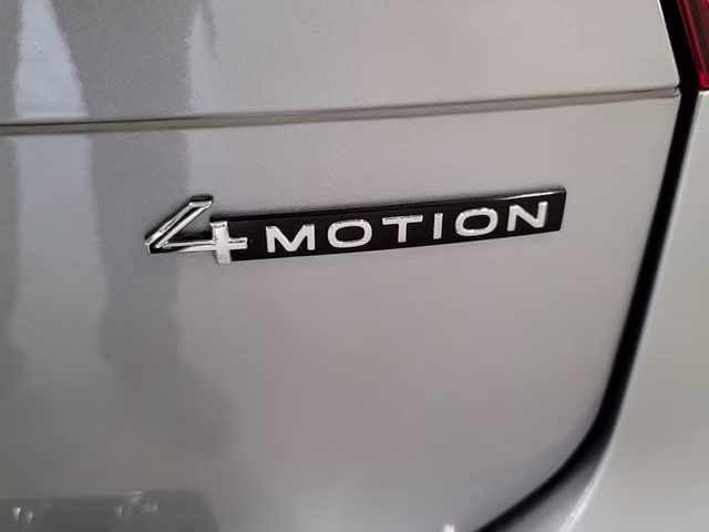2023 Silver Metallic Volkswagen Tiguan 2.0T SE R-Line Black AWD SUV