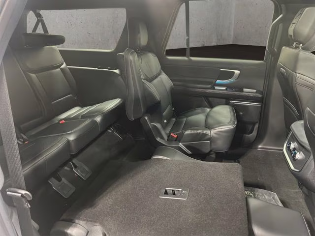 2026 Star White Metallic Tri-Coat Ford Expedition Max Platinum 4X4 SUV