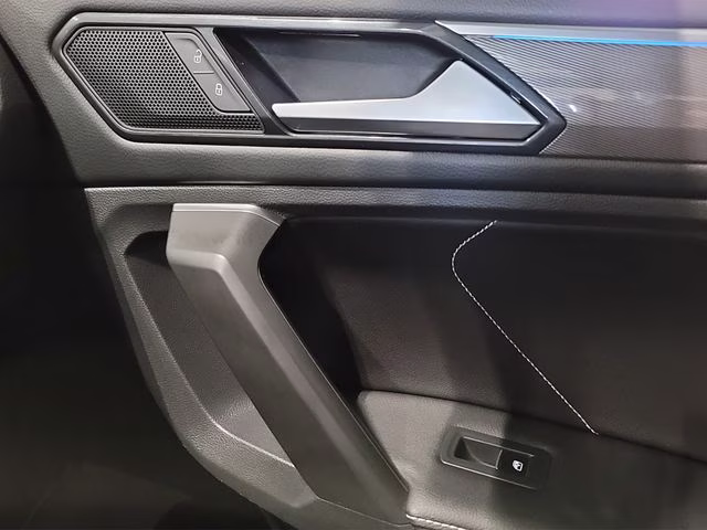 2023 Silver Metallic Volkswagen Tiguan 2.0T SE R-Line Black AWD SUV