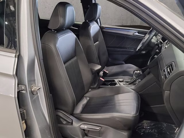 2023 Silver Metallic Volkswagen Tiguan 2.0T SE R-Line Black AWD SUV