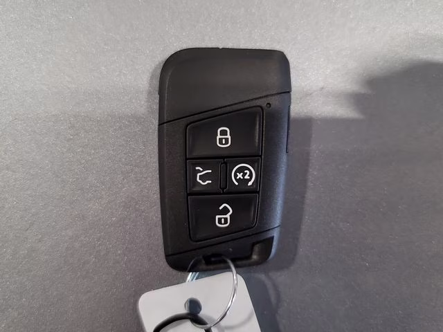 2023 Silver Metallic Volkswagen Tiguan 2.0T SE R-Line Black AWD SUV