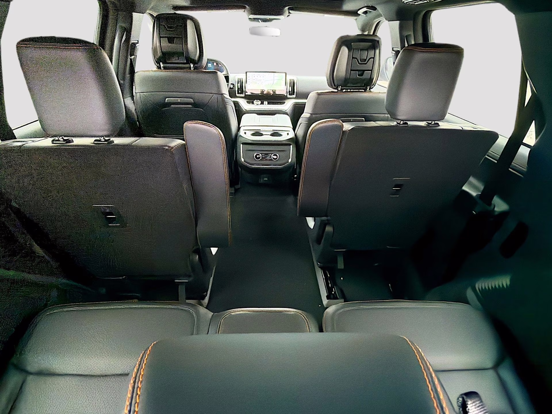 2026 Star White Metallic Tri-Coat Ford Expedition Tremor 4X4 SUV