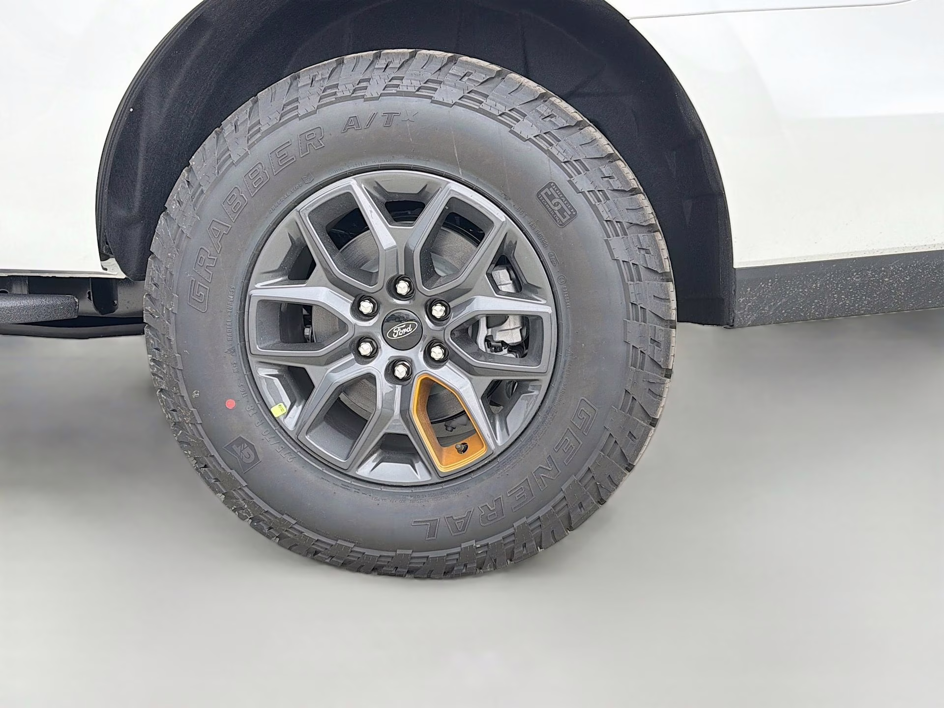 2026 Star White Metallic Tri-Coat Ford Expedition Tremor 4X4 SUV