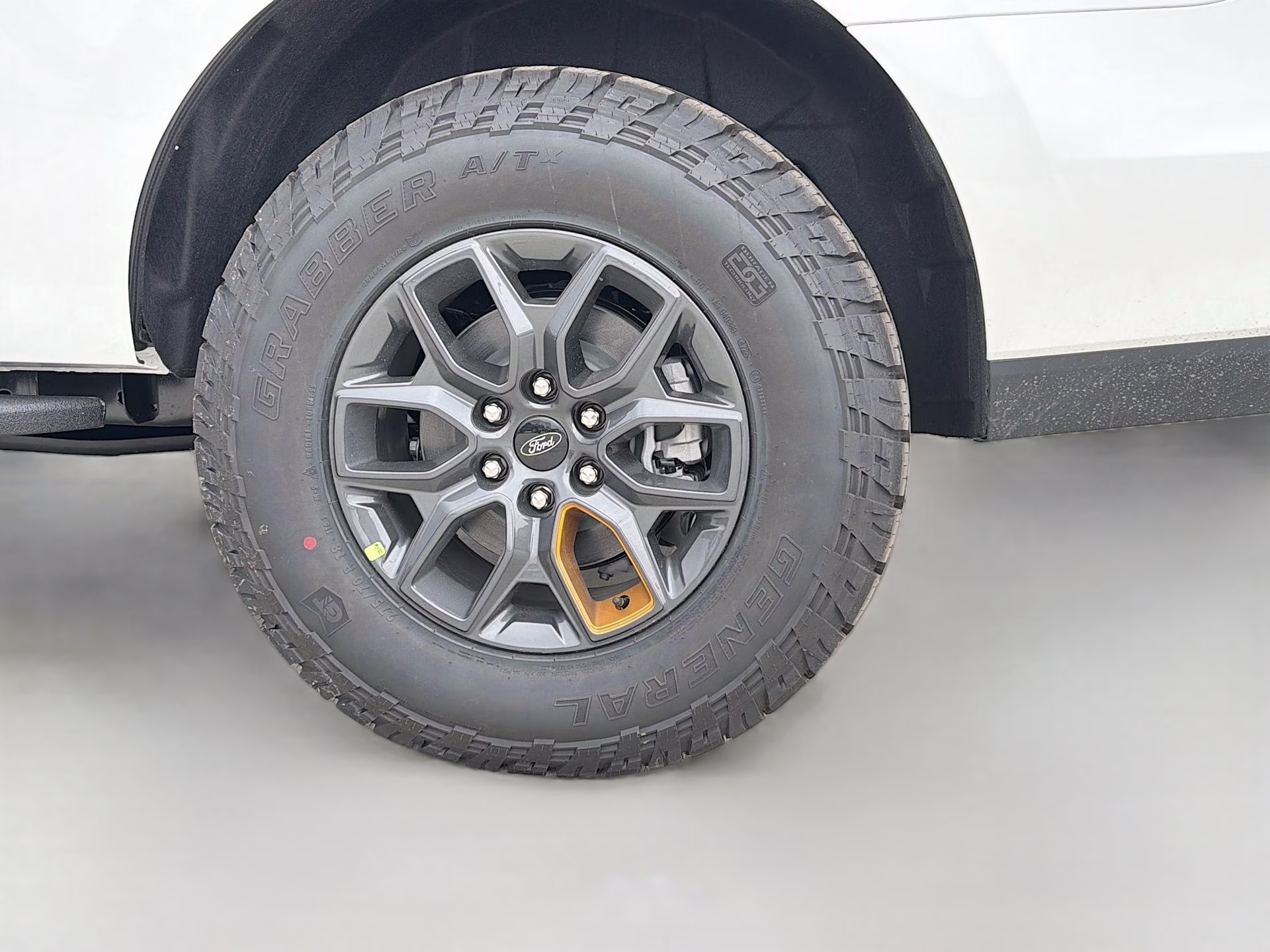 2026 Star White Metallic Tri-Coat Ford Expedition Tremor 4X4 SUV