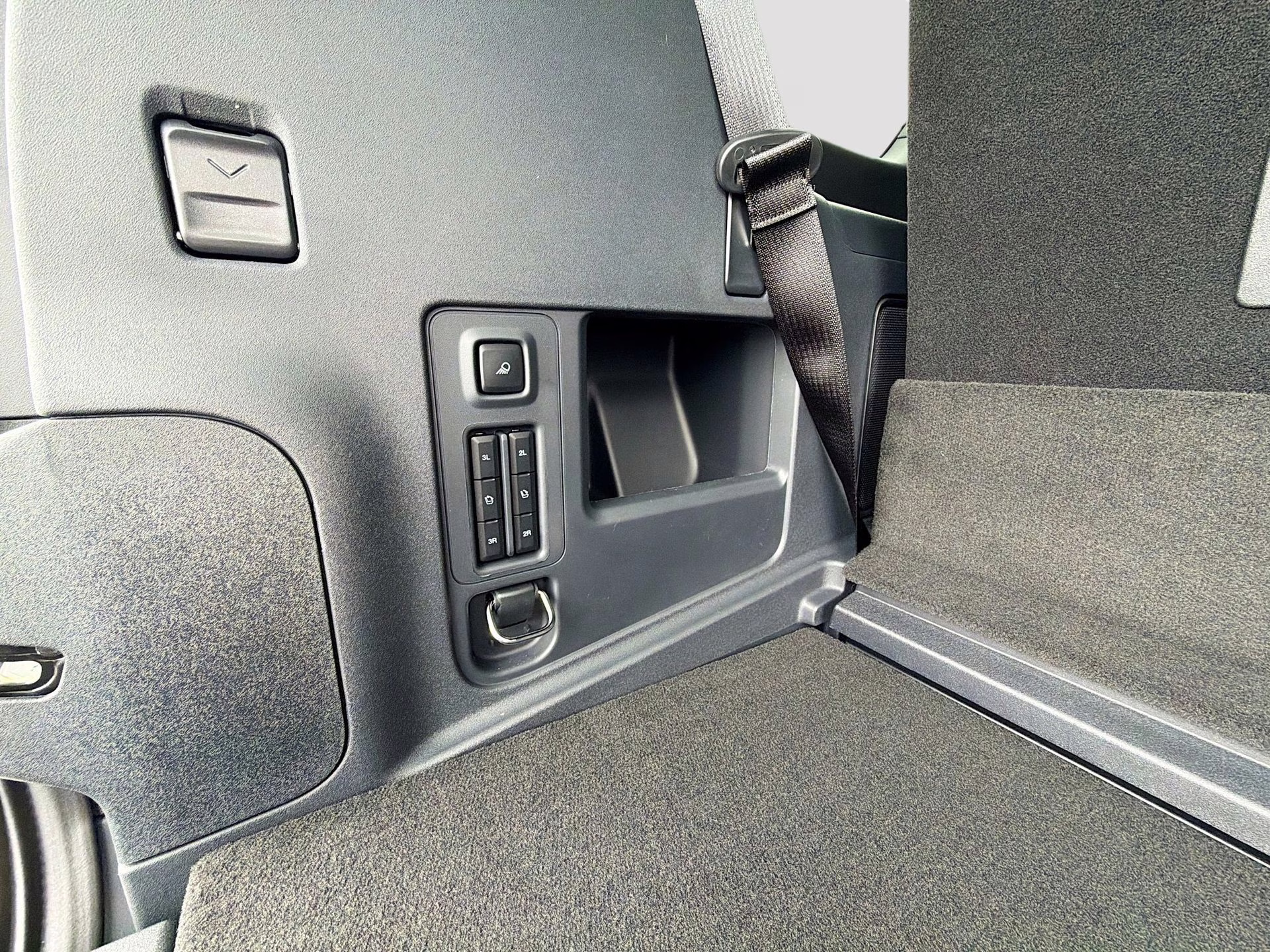 2026 Star White Metallic Tri-Coat Ford Expedition Tremor 4X4 SUV