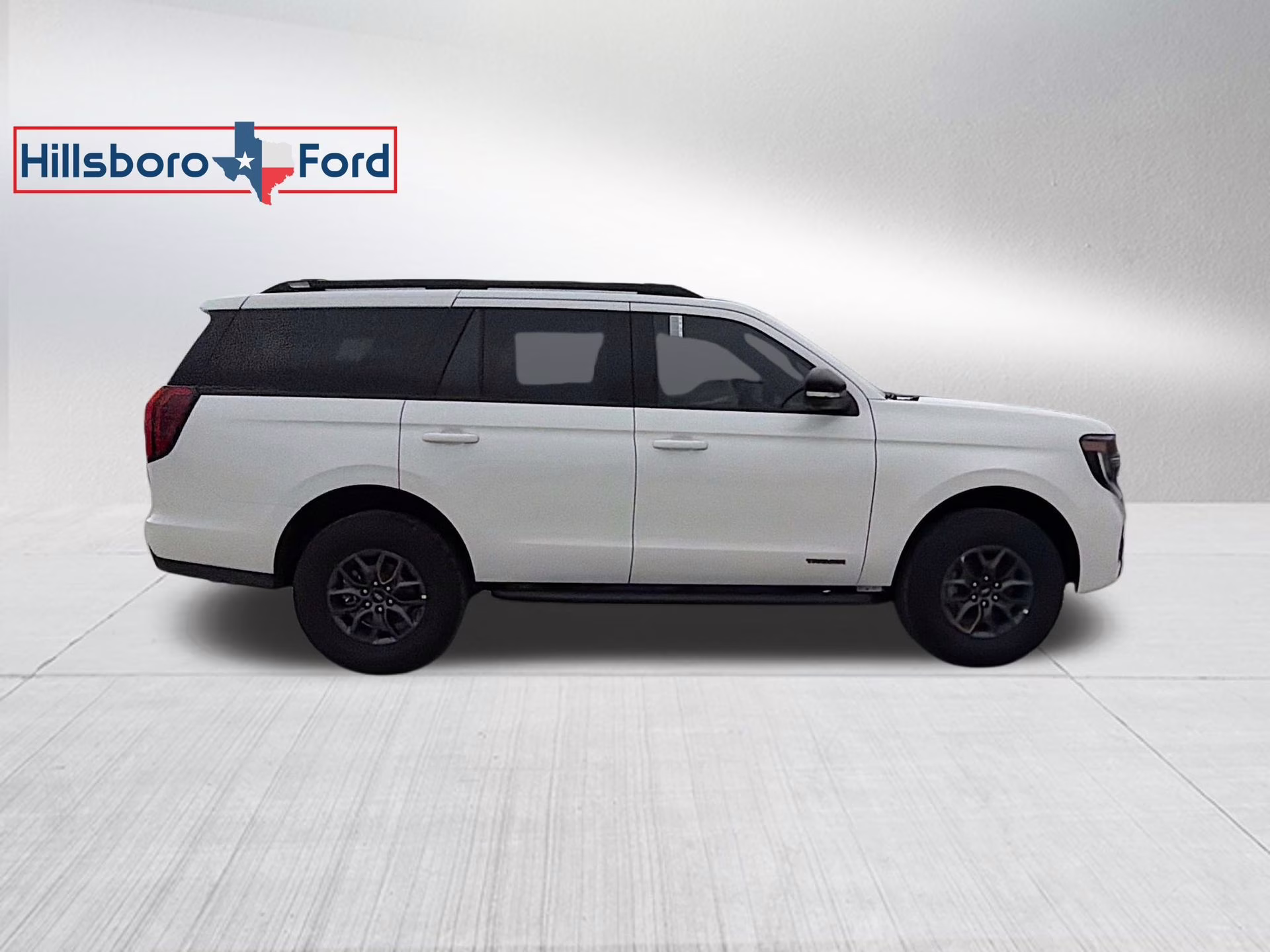 2026 Star White Metallic Tri-Coat Ford Expedition Tremor 4X4 SUV