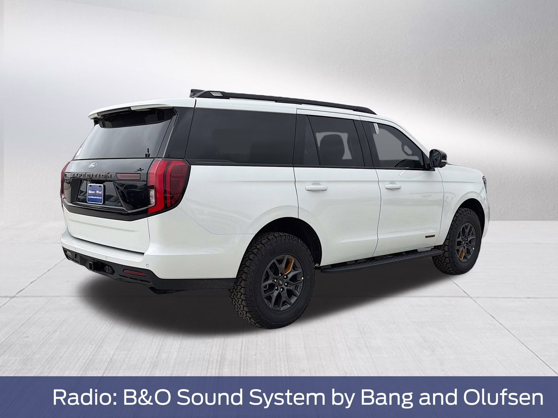 2026 Star White Metallic Tri-Coat Ford Expedition Tremor 4X4 SUV