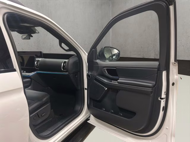 2026 Star White Metallic Tri-Coat Ford Expedition Max Platinum 4X4 SUV