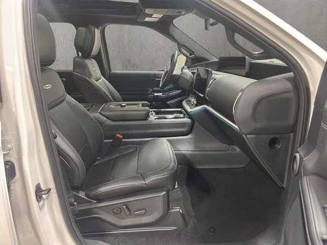 2026 Star White Metallic Tri-Coat Ford Expedition Max Platinum 4X4 SUV