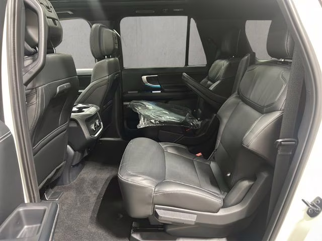 2026 Star White Metallic Tri-Coat Ford Expedition Max Platinum 4X4 SUV