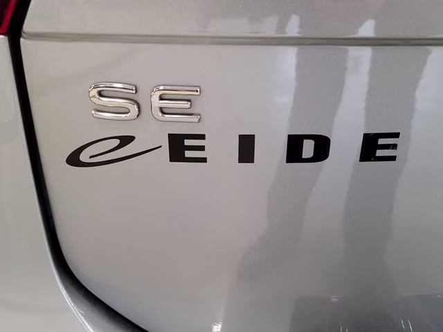 2023 Silver Metallic Volkswagen Tiguan 2.0T SE R-Line Black AWD SUV
