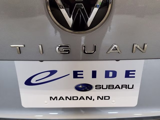 2023 Silver Metallic Volkswagen Tiguan 2.0T SE R-Line Black AWD SUV